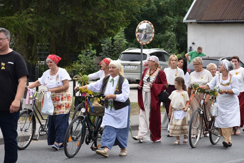  DOŻYNKI GMINNE w naszym kościele 