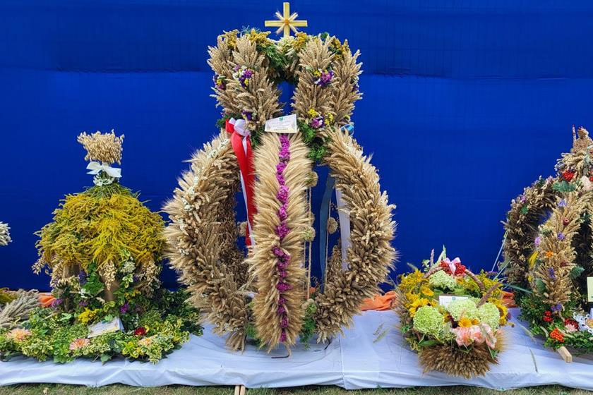  DOŻYNKI GMINNE w naszym kościele 